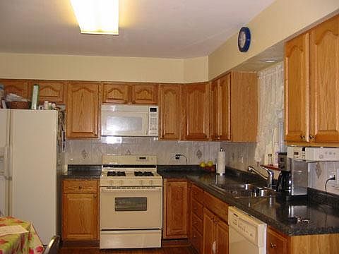 4th image of 8043 N Keeler Ave
