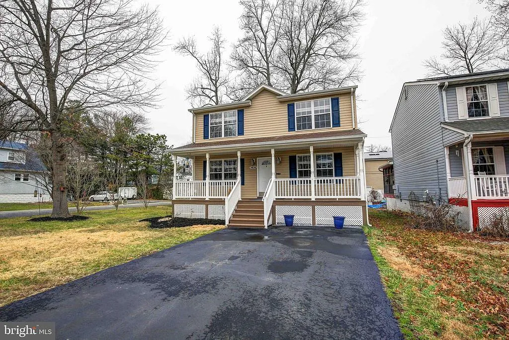 3836 4th St photo 1