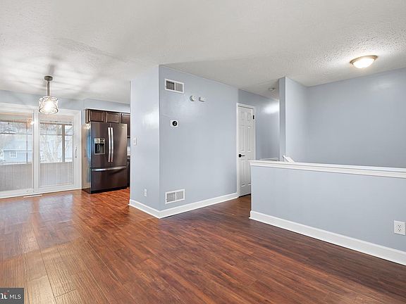 2nd image of 43 Julie Ln