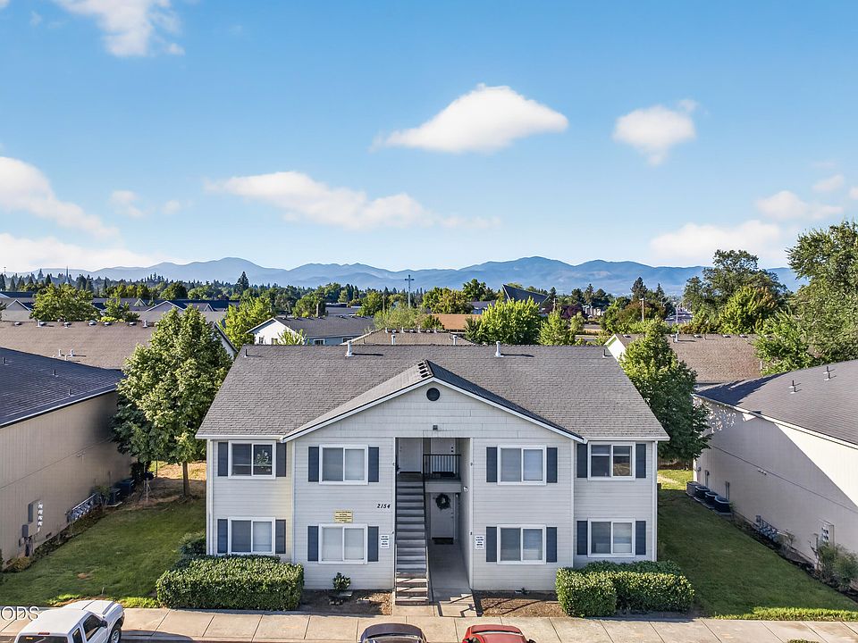 1st image of 2154 Crater Lake Ave