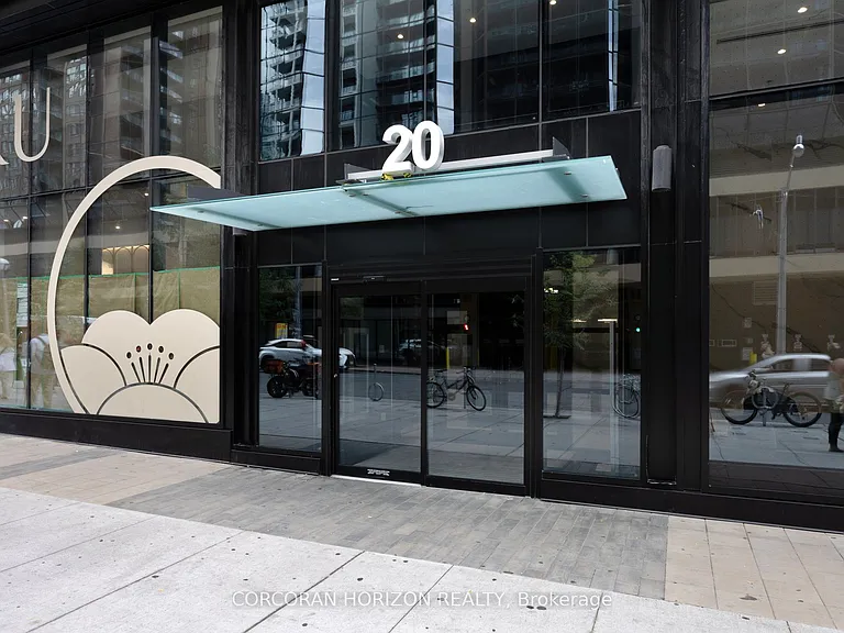 20 Edward St #Penthouse 1 — Photo 3