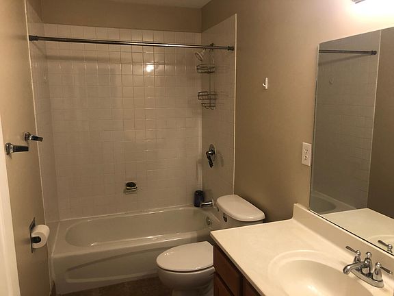 2nd image of 107 Oakmont Ln