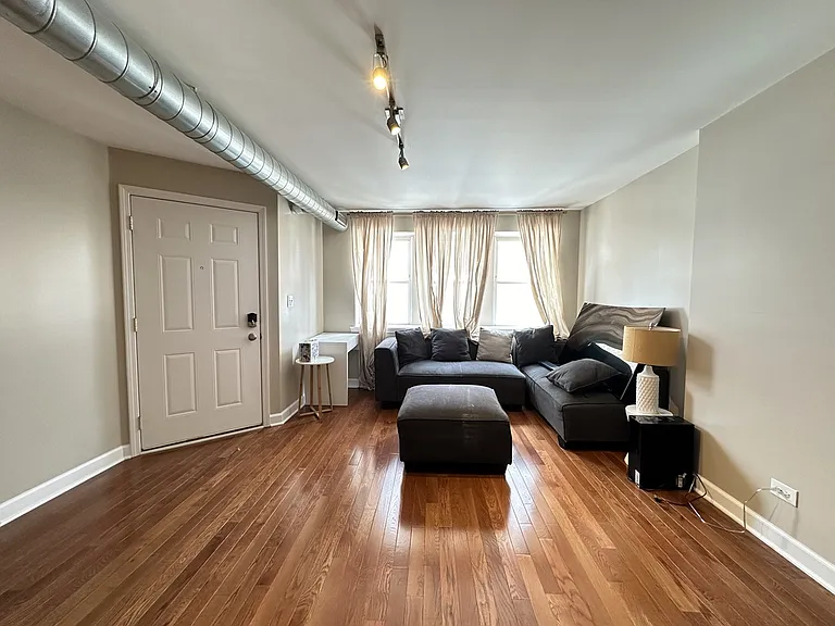 674 N Orleans St #2 — Photo 12