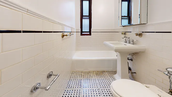 Rented by Bond New York | media 11