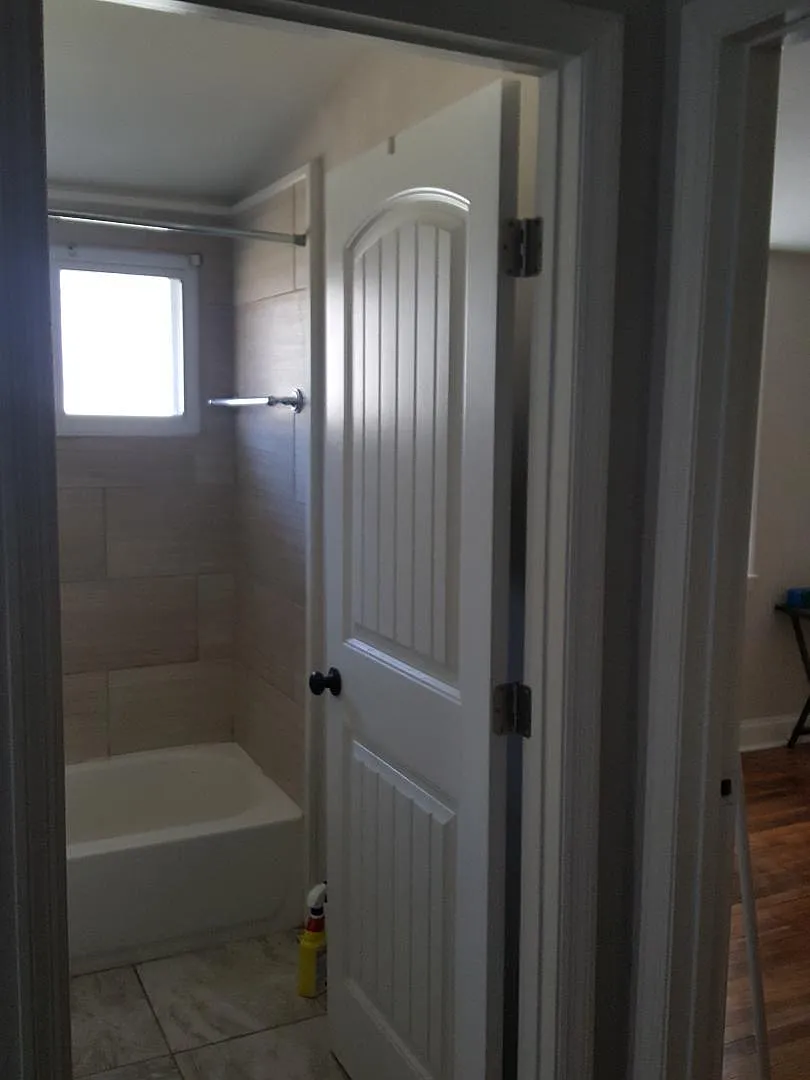 1 bed, 450 sqft, $1,050 — Photo 4