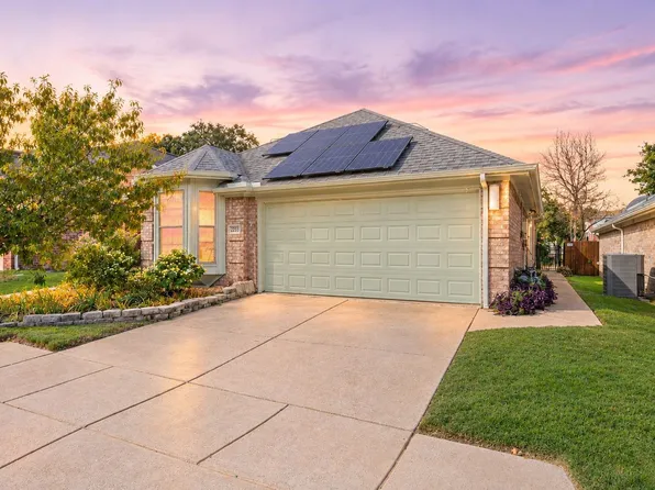 2233 Wembley Wood Ln, Bedford, TX 76022