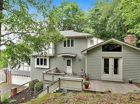 3rd image of 5 Gilman Ln