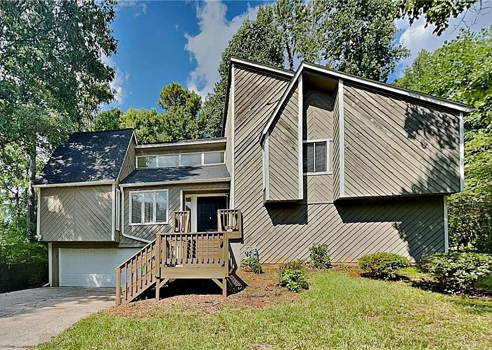 3013 Alberta Dr