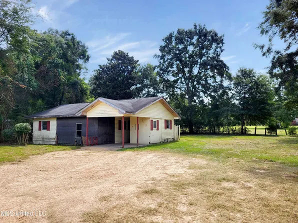 16 2nd St, Wiggins, MS 39577