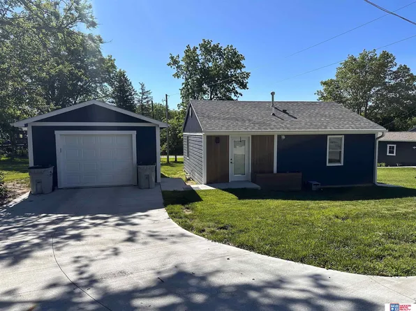 344 Locust Ave, Seward, NE 68434