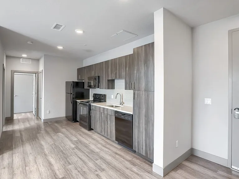 4923 King St — Photo 71