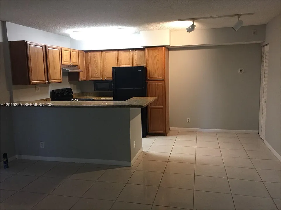 841 Lyons Rd #24201