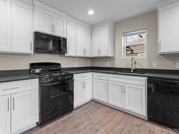 5th image of 4740 S Vancouver Ave