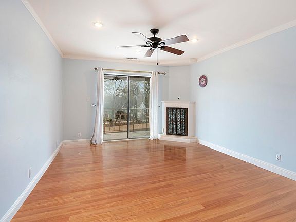2nd image of 1428 Marigold Way APT 111