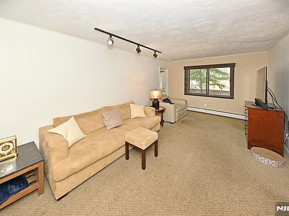 5th image of 15 Carter St