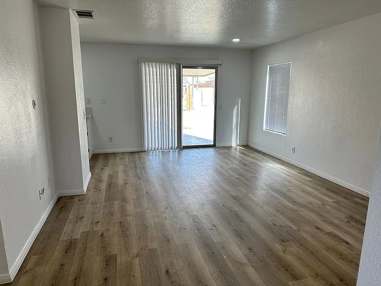 17785 Carson Cir — Photo 7