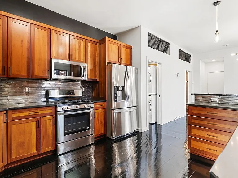 27 Smith Pl — Photo 7