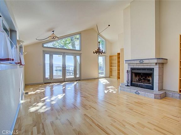 5th image of 4090 Lakeshore Blvd
