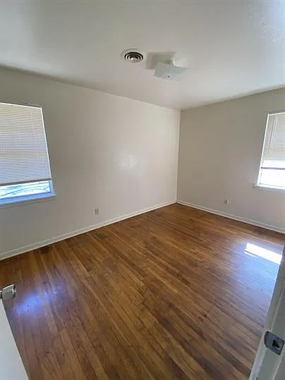 1002 Pine Dr — Photo 8