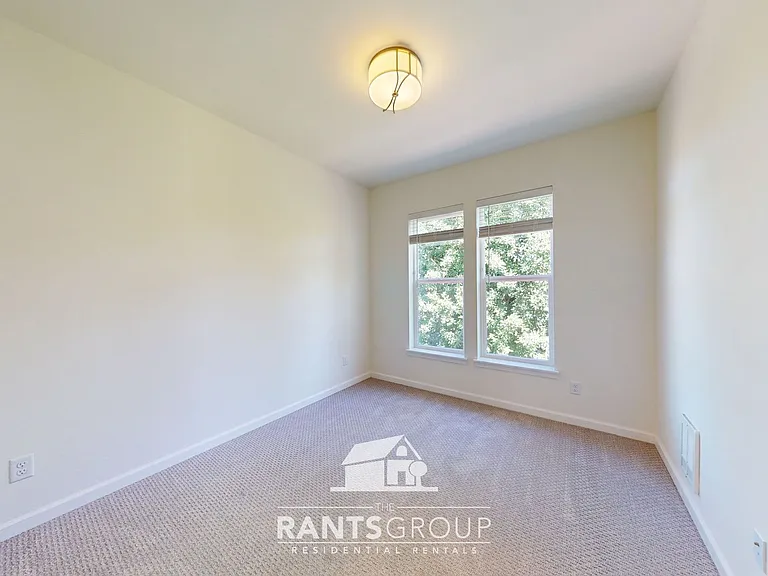 1653 Starlight Ln SW — Photo 41