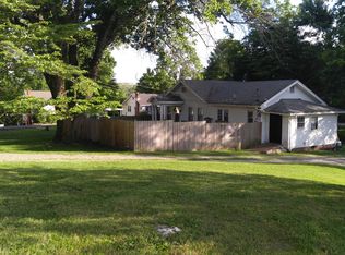 215 Howard St, Clinton, TN 37716