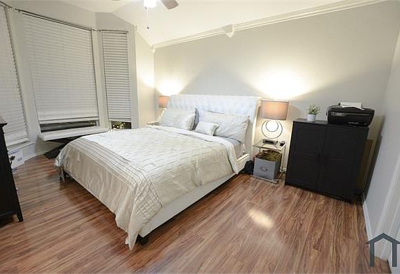 2nd image of 1207 Old Knoll Dr