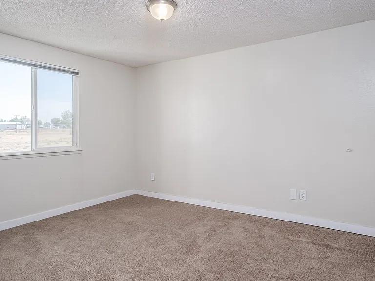 Marina Apartments — Photo 9
