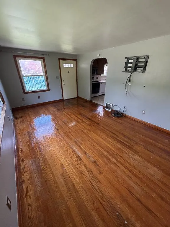 994 N. Lincoln Avenue — Photo 3
