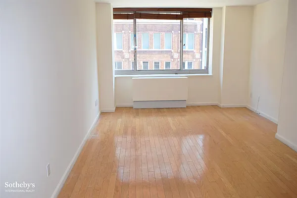 Rented by Sotheby's International Realty | media 17