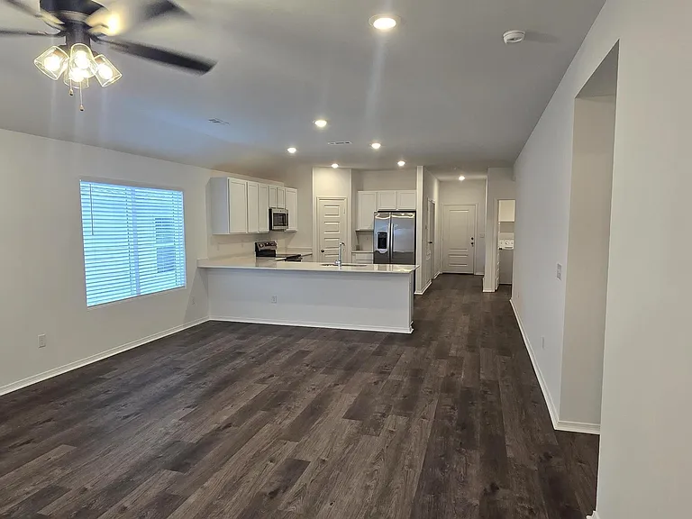 1604 Rambling Brook Dr — Photo 1