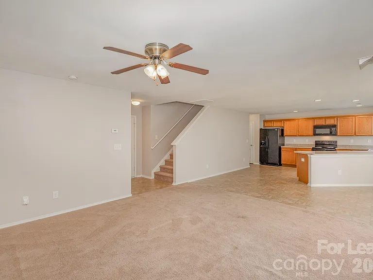 6442 Ridgeview Commons Dr — Photo 4