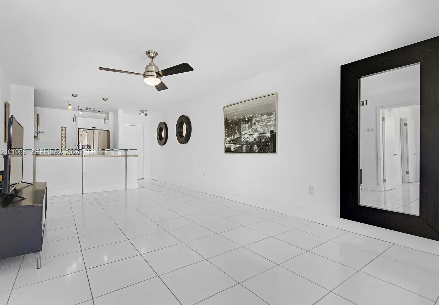 Star Meridian Condo — Photo 1