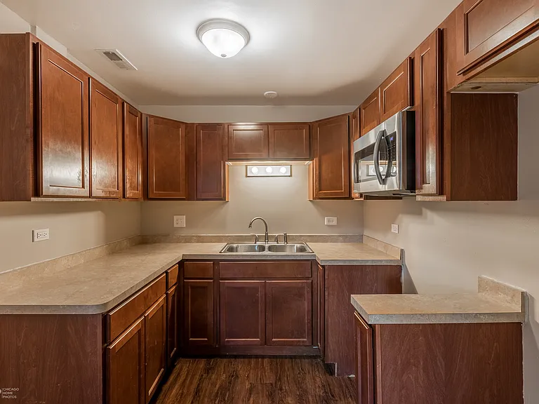8237 S Drexel Ave #3E — Photo 5