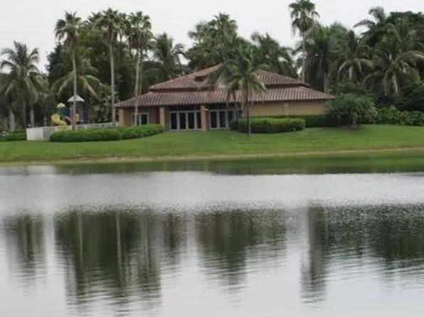 10919 NW 70th St, Doral, FL 33178