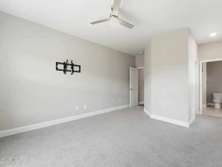 755 Greenwich Pl — Photo 42