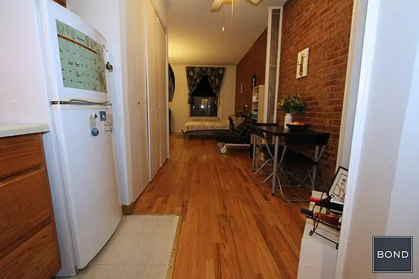 Rented by Bond New York | media 22