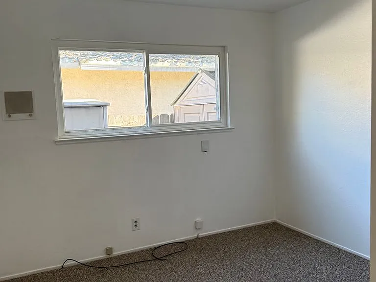 7389 Newcastle Ln — Photo 19