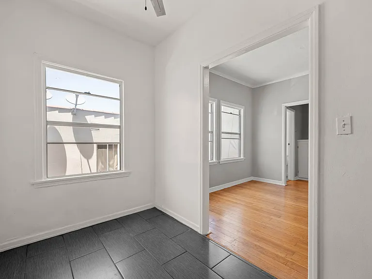 233 S Kenmore Ave — Photo 6