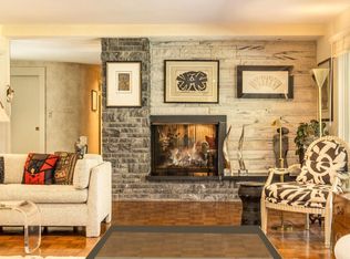 9415 N Regent Ct, Bayside, WI 53217