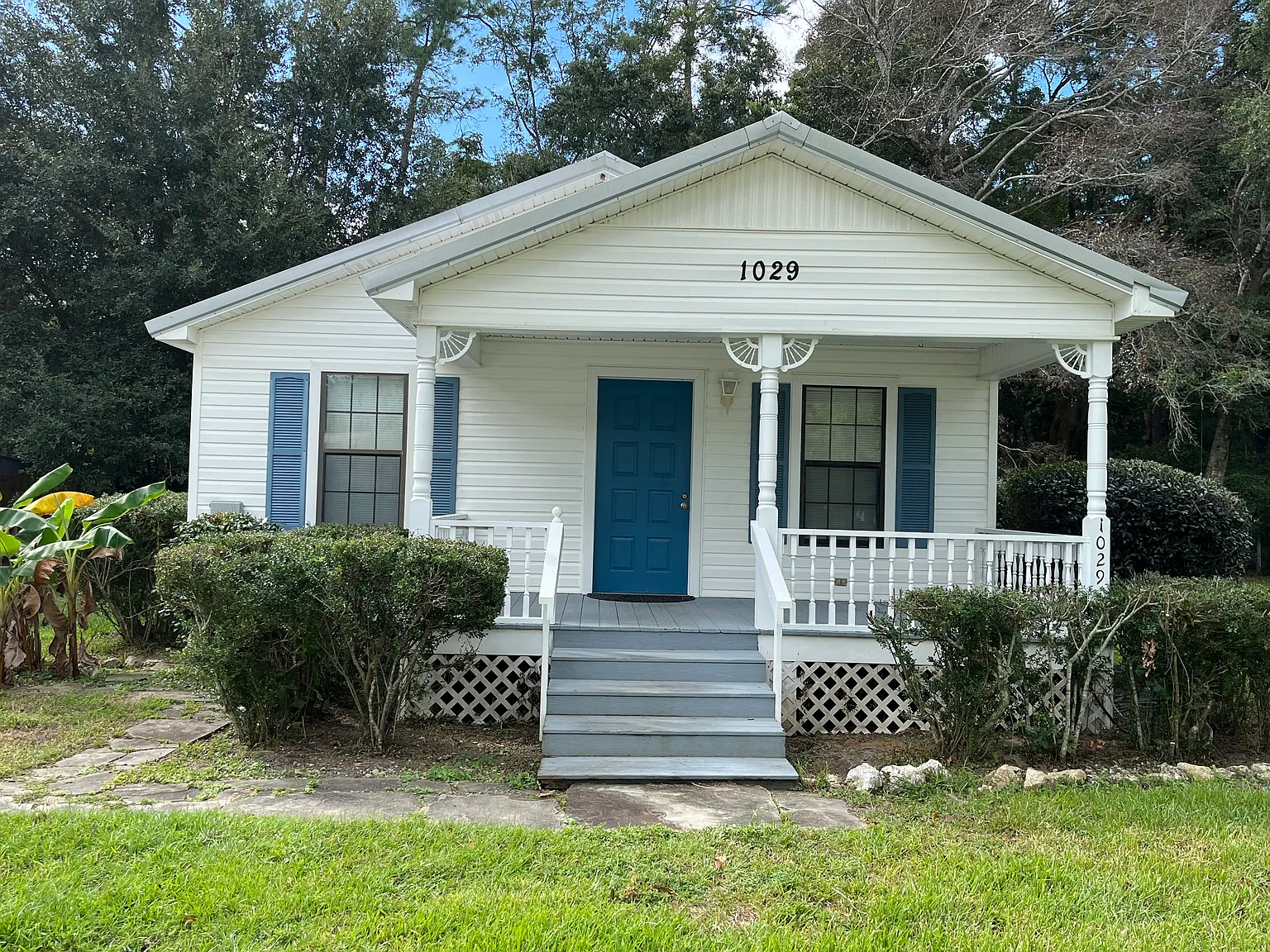 2 bed, 1280 sqft, $1,900 — Photo 1