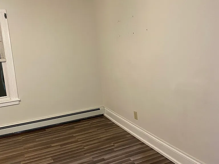 276 Park Ave — Photo 9