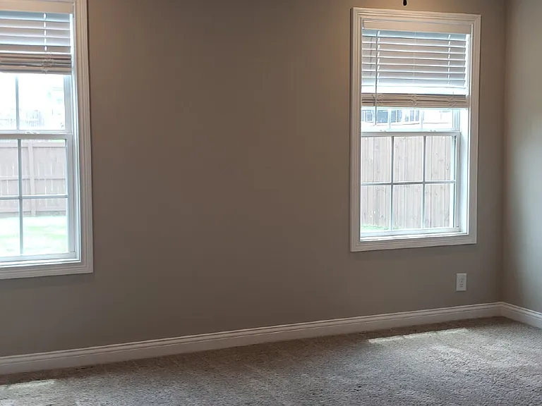 1944 Sydney Louise Dr — Photo 10