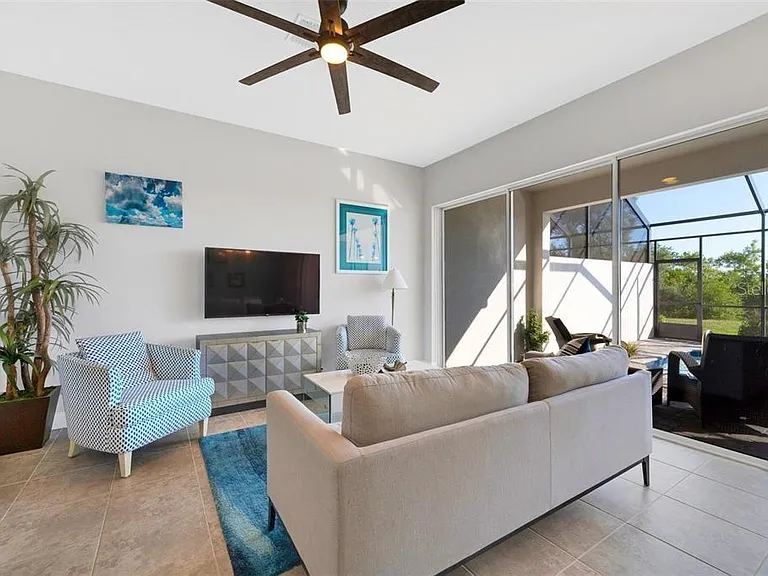 490 Captiva Dr — Photo 4