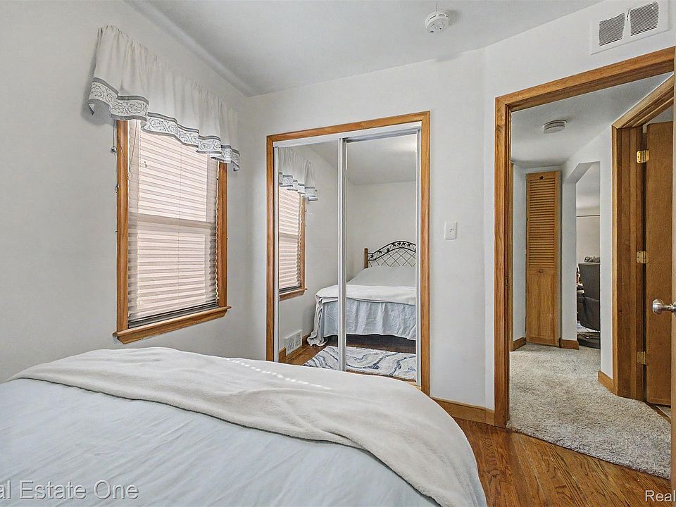 6331 Buckingham Ave, photo 20