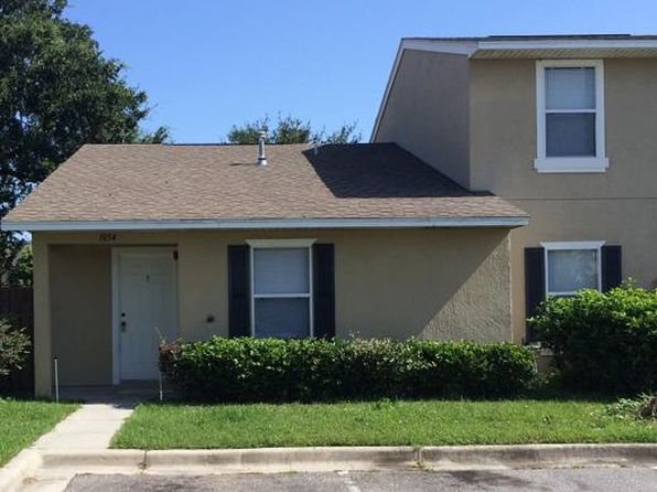 1054 Dolphin Dr