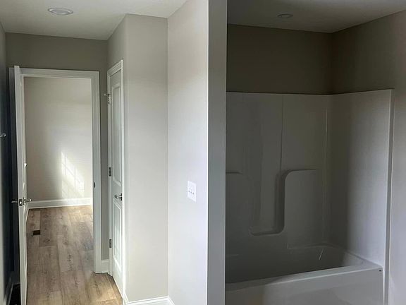 4th image of 116 Lucy Ln