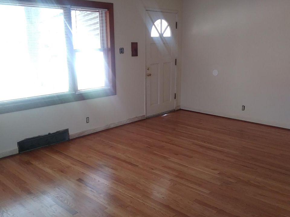 2nd image of 10123 Jepson Dr