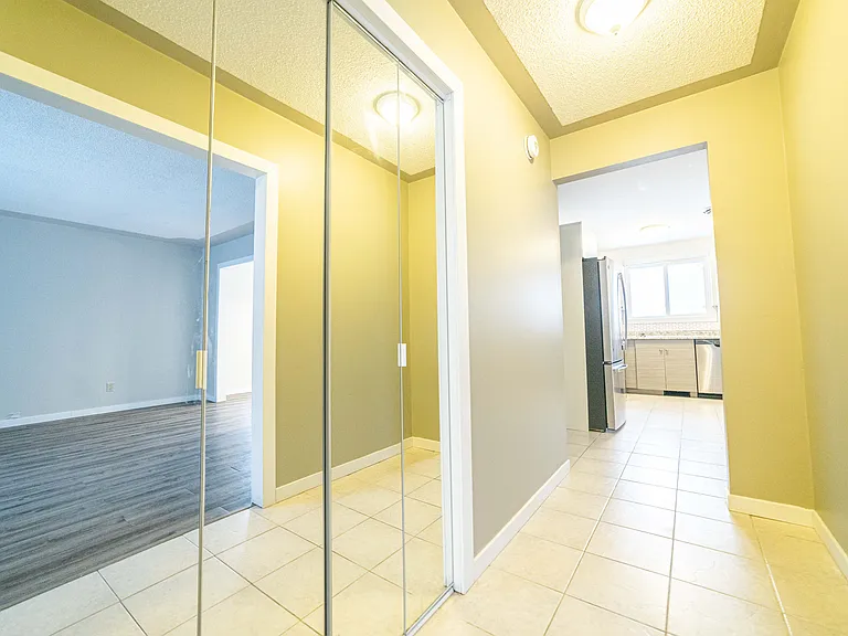 1-435 Piccadilly Ave #1 — Photo 13