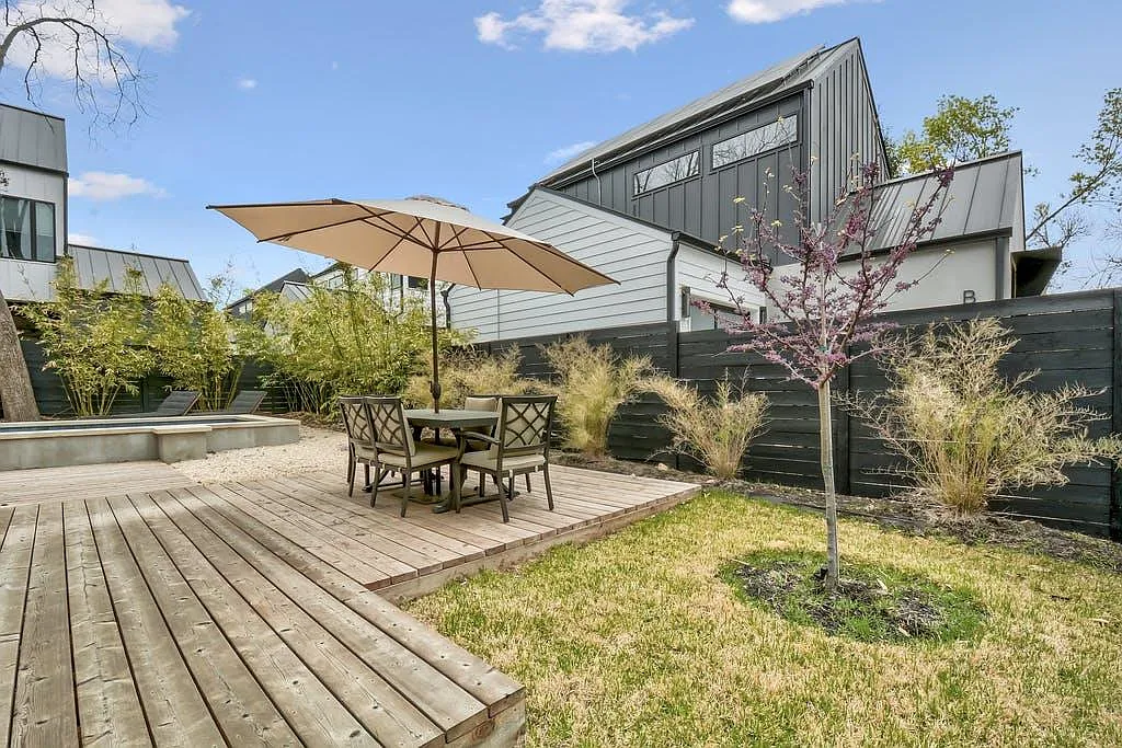 4 bed, 3.5 bath, 2490 sqft, $10,999 — Photo 4