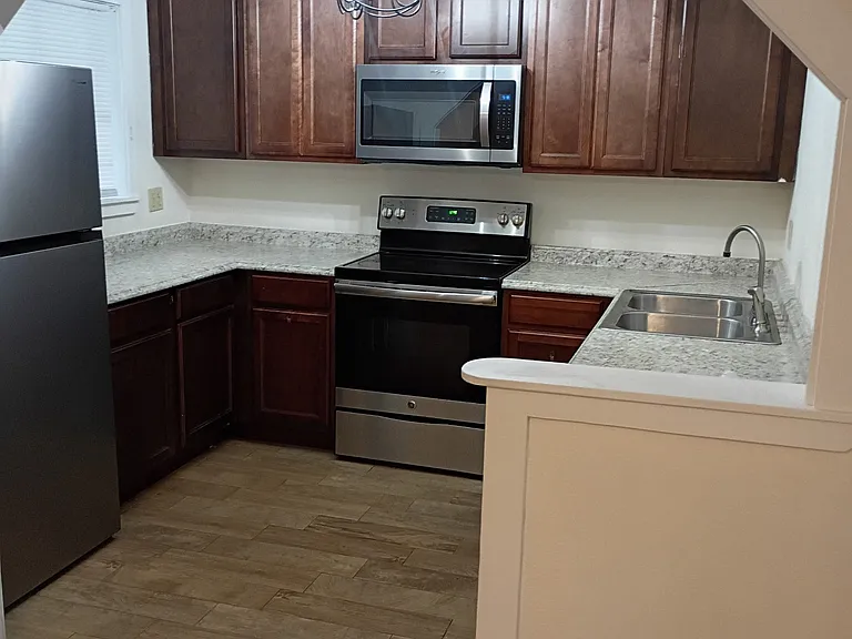 34 Kennington Dr — Photo 7